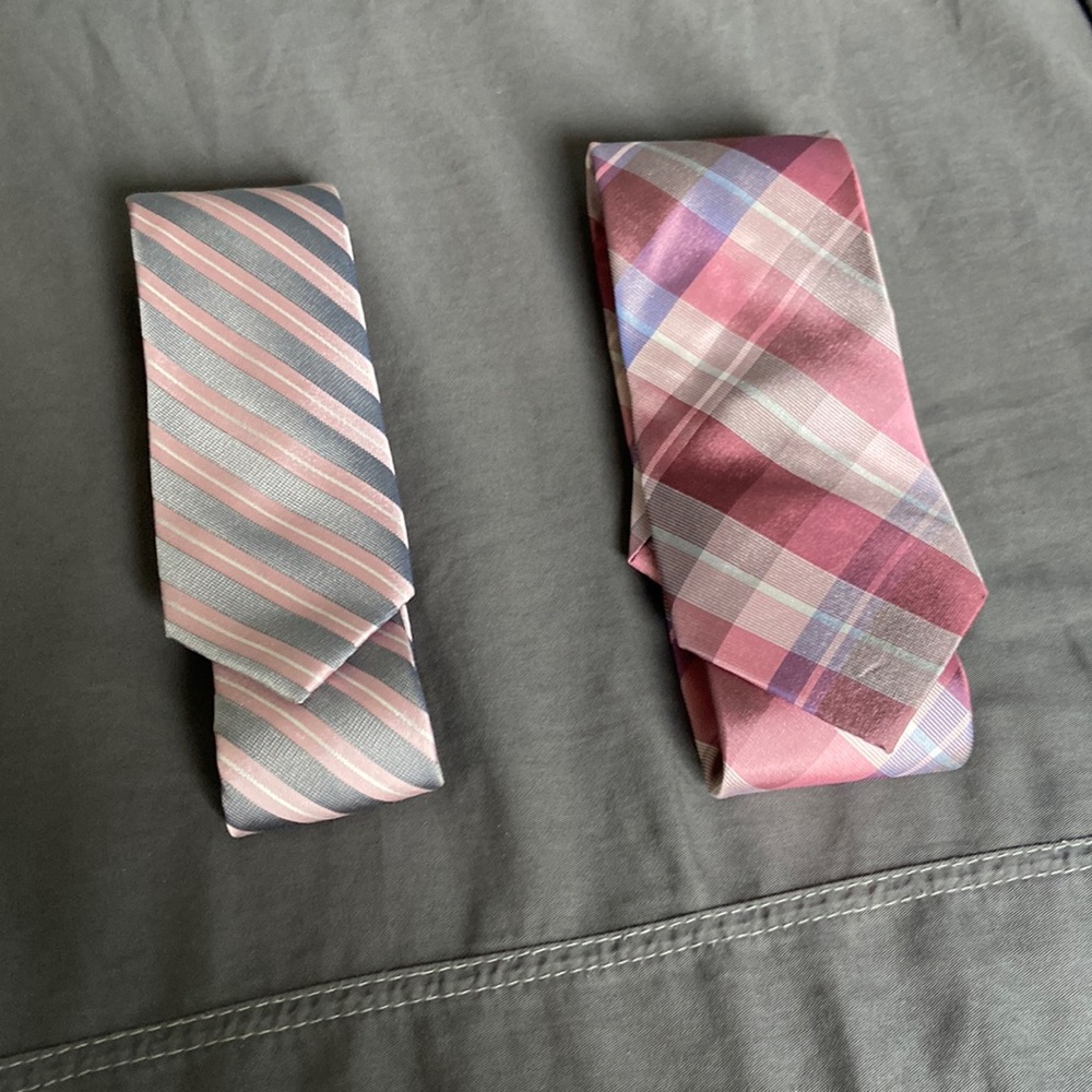 Set of 2 ties